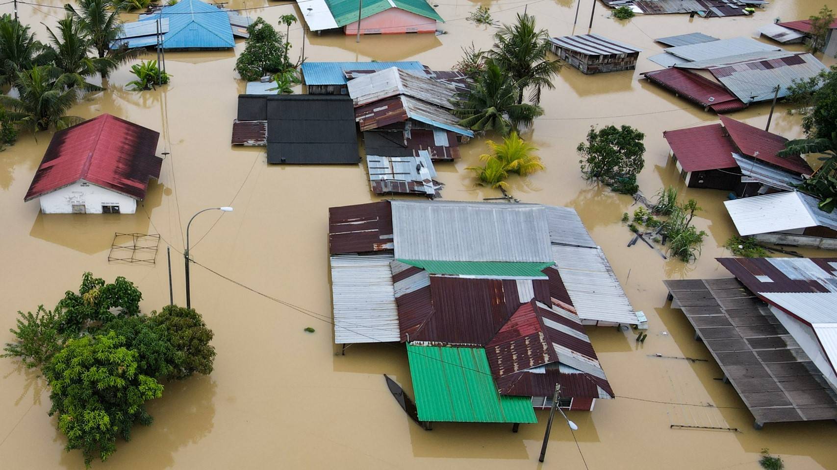 อ่วม! “มาเลเซีย” น้ำท่วม 7 รัฐ ผู้ประสบภัยทะลุ 1.1 หมื่น “