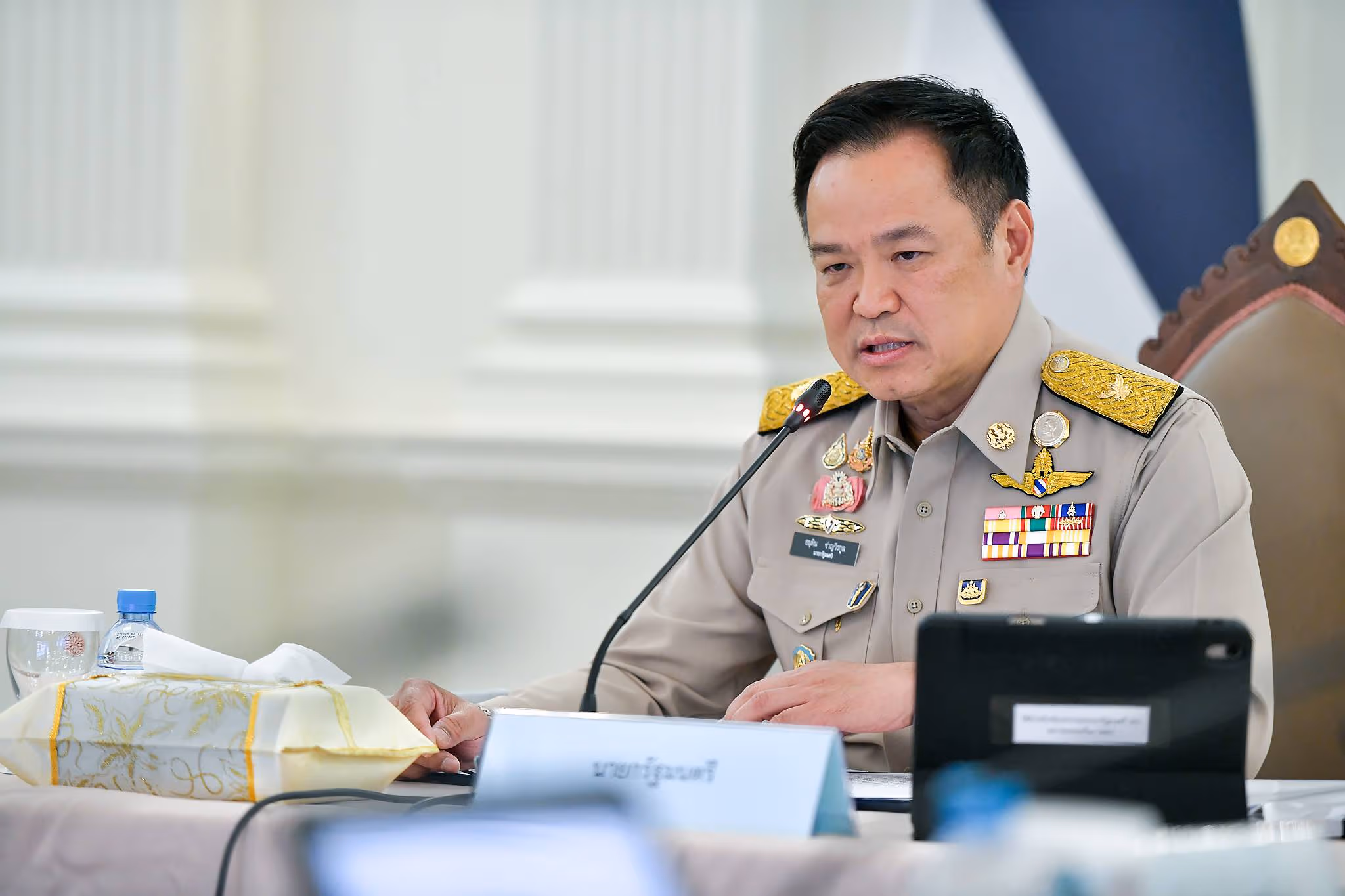 “นายกฯ” พิจารณาขยายพื้นที่ พ.ร.ก.ฉุกเฉิน หลายจังหวัดกลัวไม่ได้สิทธิ 2 ล้าน โยน “คลัง” ตอบงบพอหรือไม่