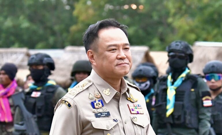 ประชุมด่วน! “นายกฯ” เรียก “ผบ.เหล่าทัพ” ถกสถานการณ์ความมั่นคงชายแดน “ไทย–กัมพูชา”