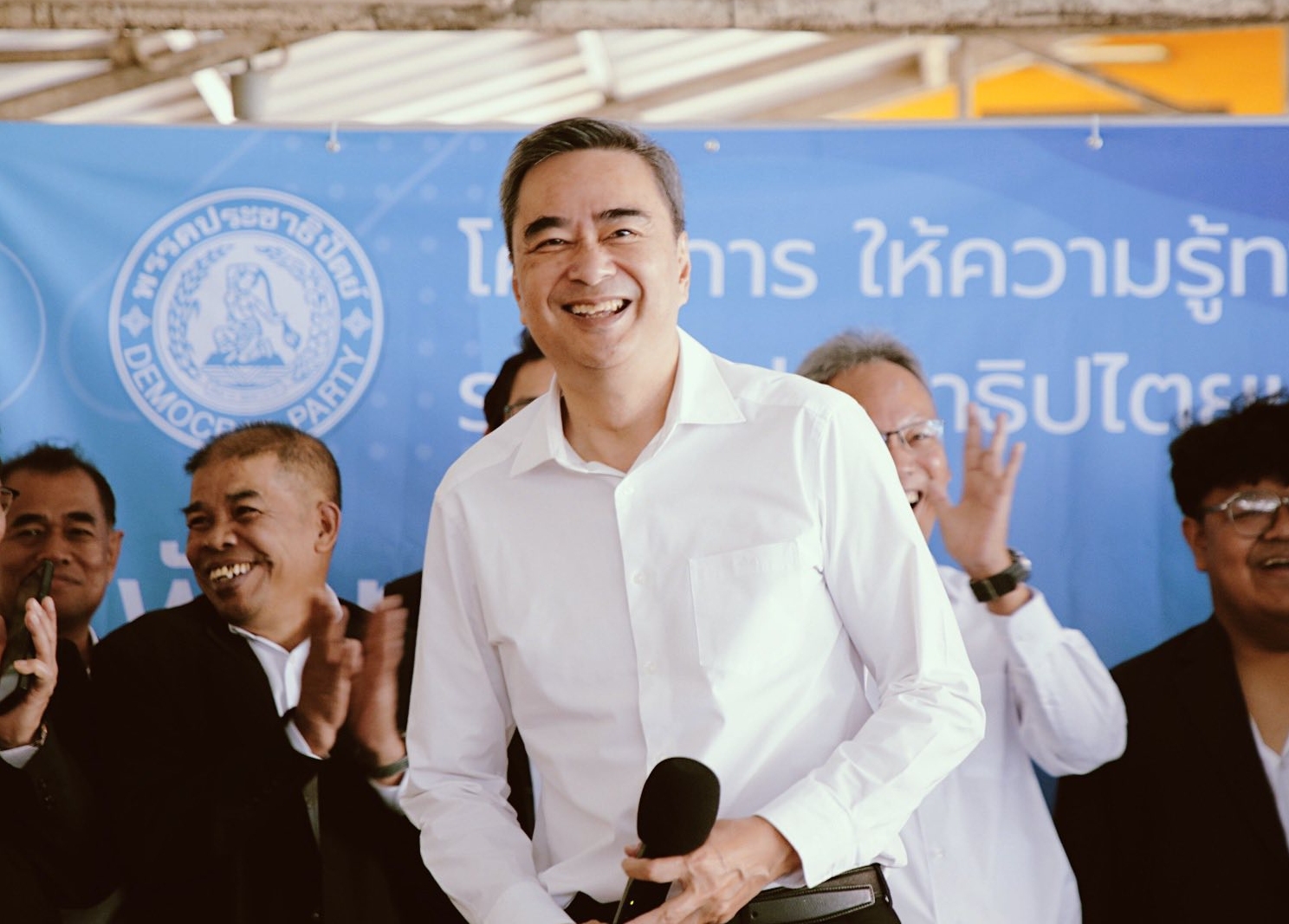 เขย่าเลือกตั้ง 69! “มาร์ค” เปิดโพล 3 หมื่นเสียง ลั่น “ปชป.” พาไทยหลุดวงจร “จน-เจ็บ-ท้อ”