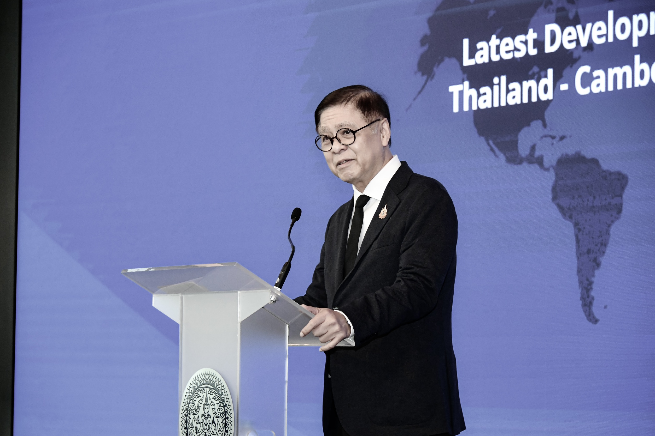 “สีหศักดิ์” ชัดไม่เล่นการเมือง ขอทำงานต่างประเทศ ย้ำ “อนุทิน” ไม่เคยทาบนั่งแคนดิเดตนายกฯ