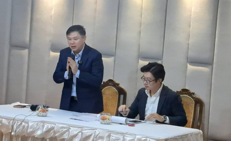 “ทนายแก้ว” กราบขอโทษ! รับกอดหอมจูบ สาววัย 18 ลั่นสำนึกผิด “ไม่รู้ผีห่าซาตานตัวไหนเข้าสิง” ขอโอกาสสังคม