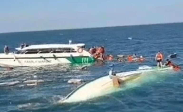 ด่วน! “สปีดโบ๊ต” ชน “เรือประมง” กลางอันดามัน ใกล้เกาะไก่–พีพี เร่งอพยพ กว่า 50 ชีวิตขึ้นฝั่ง