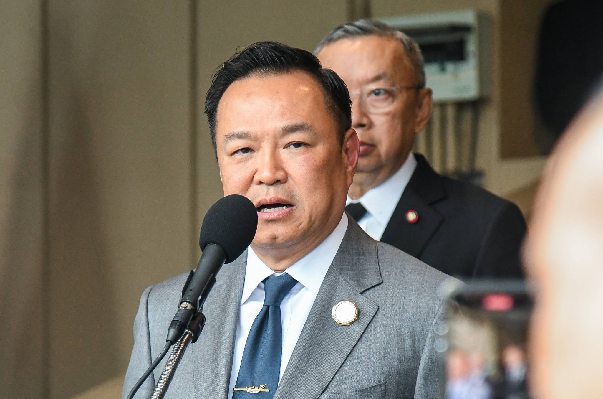 “นายกฯ” ไม่หวั่นเอกชนฟ้องกลับรัฐ ปมเลิกสัญญาเครนถล่มพระราม 2