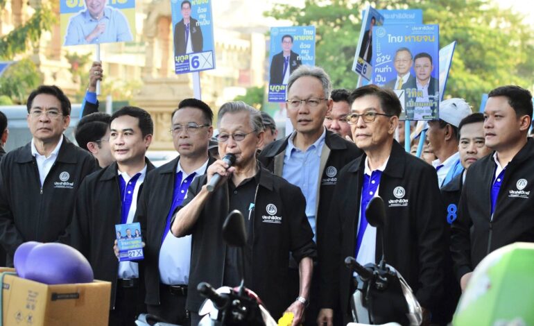 “ชวน หลีกภัย” นำทัพสีฟ้าลุย “นครปฐม-สุพรรณฯ” ชูธง “การเมืองสุจริต” อ้อนเลือก “ปชป.” เบอร์ 27