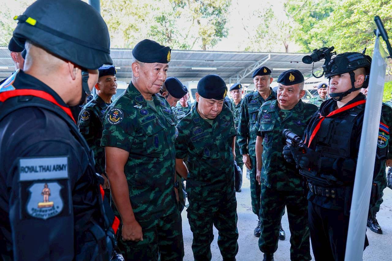 “ผบ.ทบ.” ตรวจเยี่ยม “กองกำลังผาเมือง” ย้ำเข้มป้องกันชายแดนเหนือ–สกัดยาเสพติดข้ามชาติ