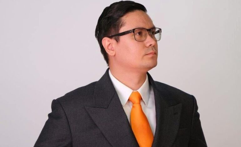 ศาลรับฟ้องแล้ว! “เบน สมิธ” ฟ้อง “รังสิมันต์ โรม” หมิ่นเป็นแก๊งสแกมเมอร์ เรียก 100 ล้าน