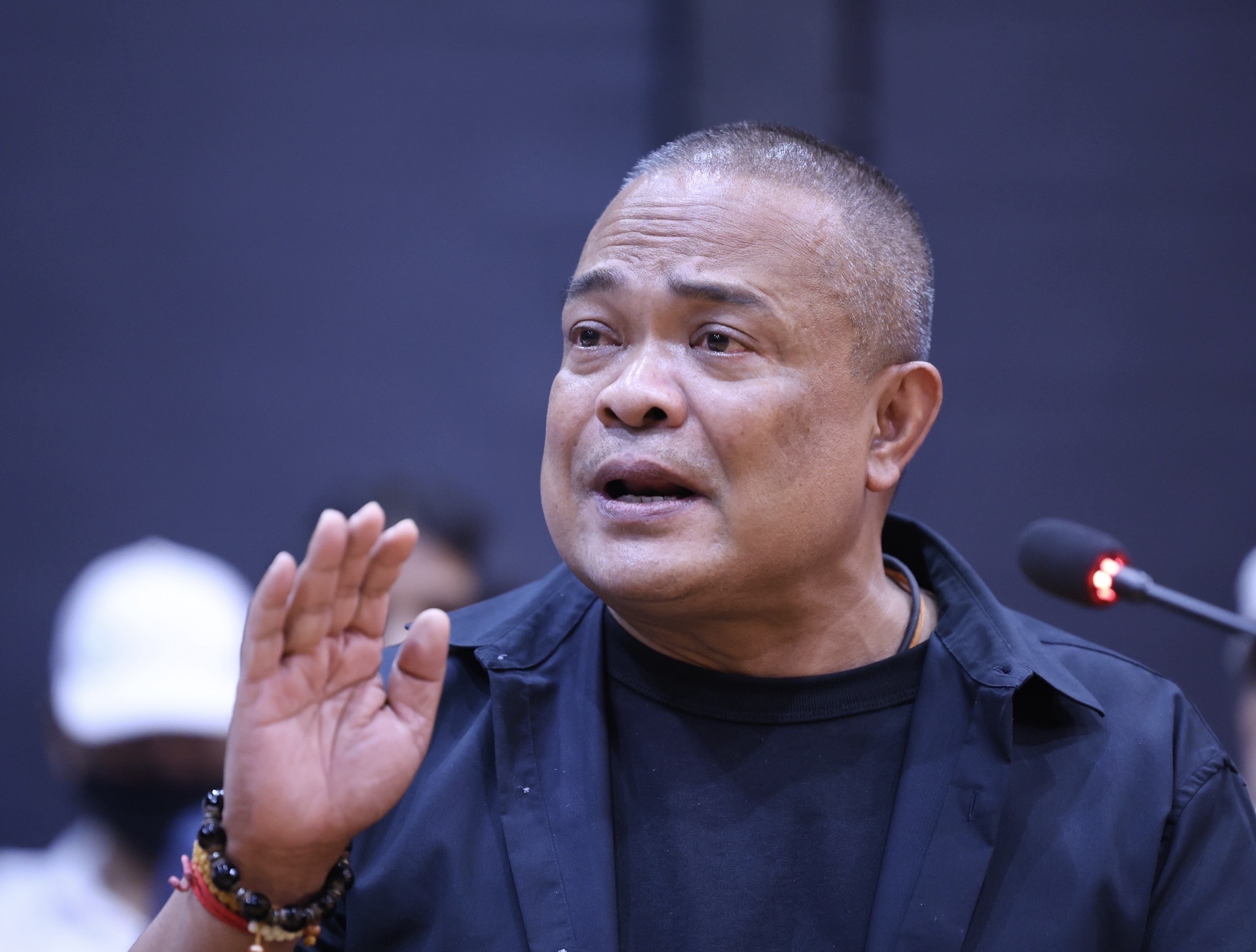 “จตุพร” ซัด “กกต.” หลบหน้าสังคม ปมบาร์โค้ดบัตรเลือกตั้ง ขู่เล่นงานคนซูม ยิ่งเพิ่มคลางแคลงการเมือง