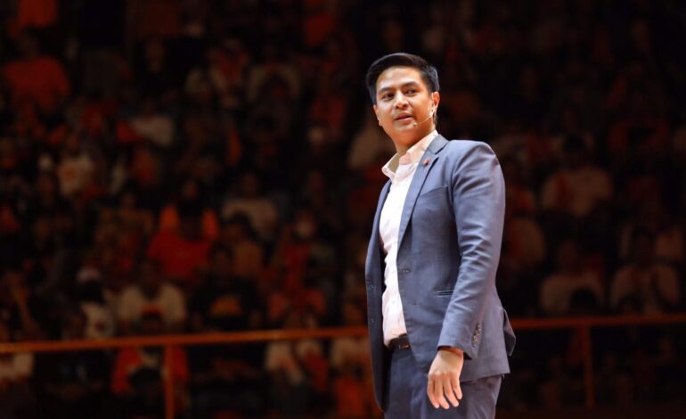 “พรรคส้ม” เตรียมดัน “พริษฐ์” นั่งหัวหน้าพรรค ปชน. พร้อมเปลี่ยน กก.บห. ยกชุด