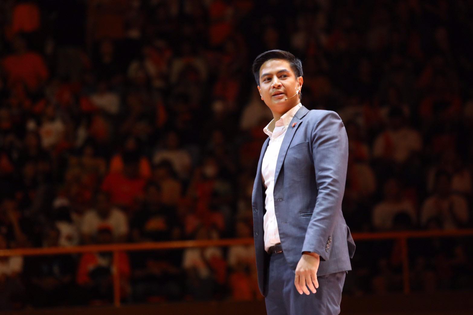 “พรรคส้ม” เตรียมดัน “พริษฐ์” นั่งหัวหน้าพรรค ปชน. พร้อมเปลี่ยน กก.บห. ยกชุด