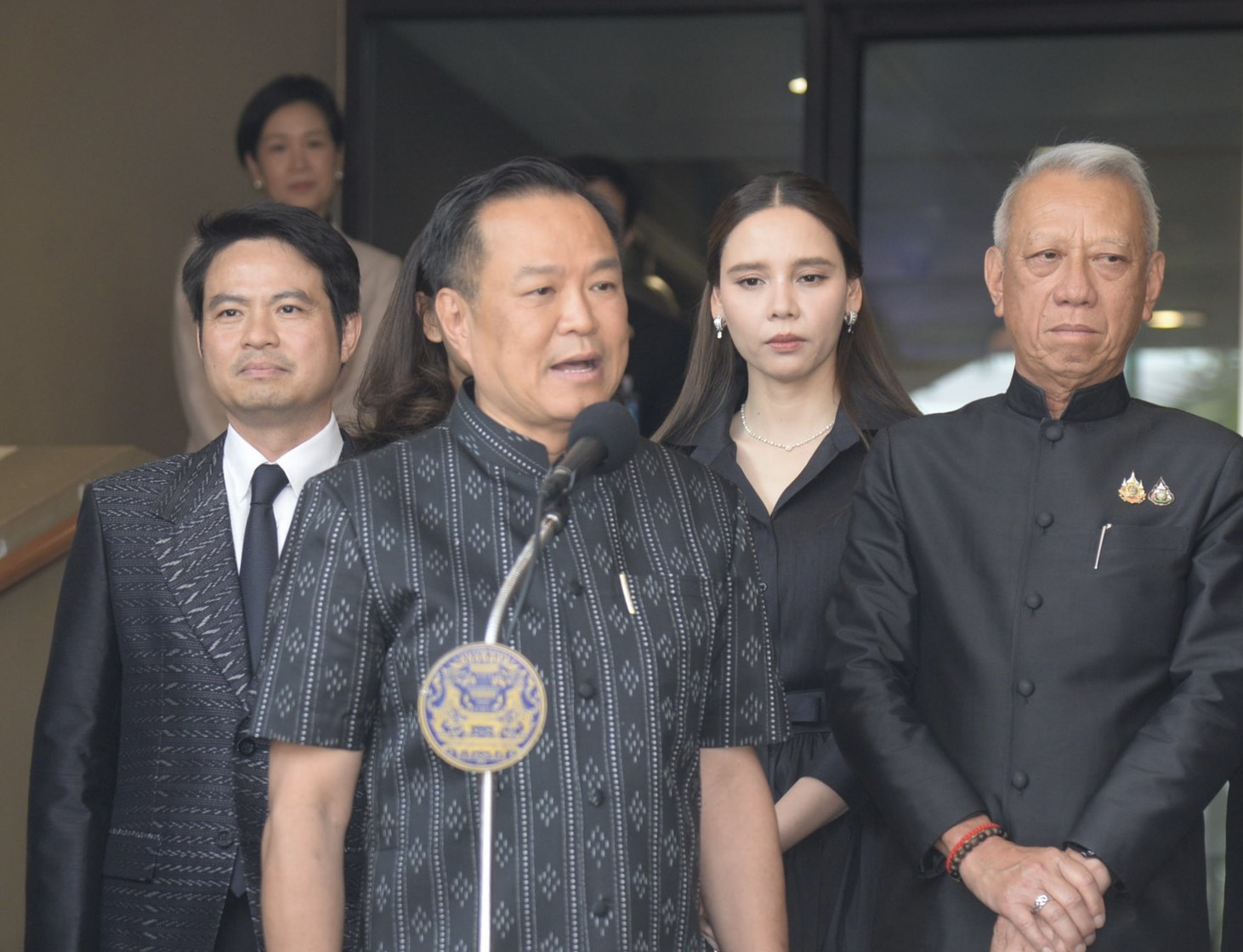 “อนุทิน” ยันไม่เร่งตั้งรัฐบาล รอตัวเลขนิ่ง มั่นใจคุมเสียงครบเทอม โยน กกต.ตัดสินปมพิรุธ