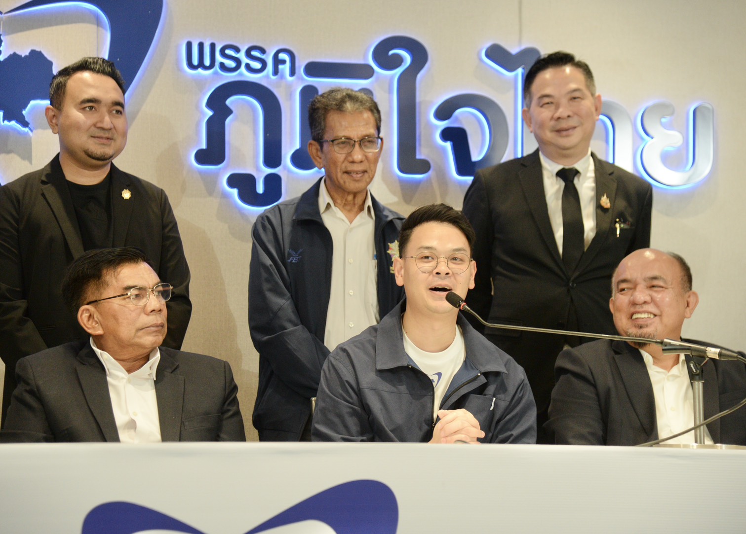 หัวบันไดไม่แห้ง! “ประชาชาติ” ขนว่าที่ 4 สส. หนุน “อนุทิน” นั่งนายกฯ ไร้เงา “ทวี สอดส่อง”