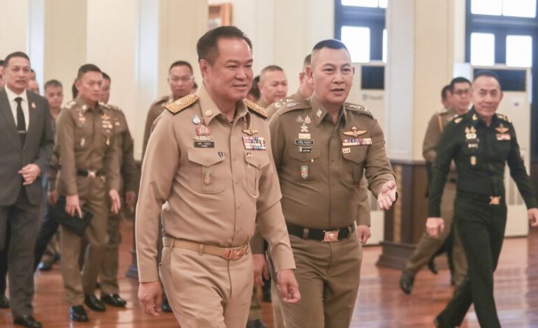 “นายกฯ” ประชุม “ก.ต.ช.–ก.ตร.” ดันตำแหน่งสอบสวนเป็น “ตำแหน่งควบ” ปรับระบบแต่งตั้งตำรวจใหม่