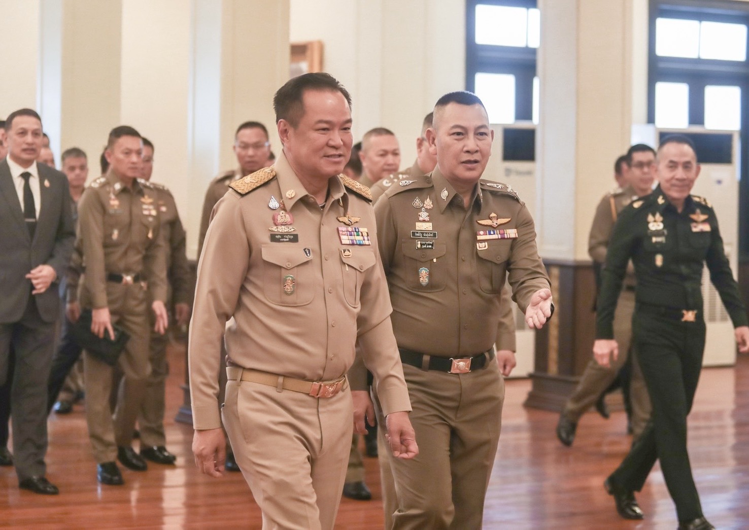 “นายกฯ” ประชุม “ก.ต.ช.–ก.ตร.” ดันตำแหน่งสอบสวนเป็น “ตำแหน่งควบ” ปรับระบบแต่งตั้งตำรวจใหม่