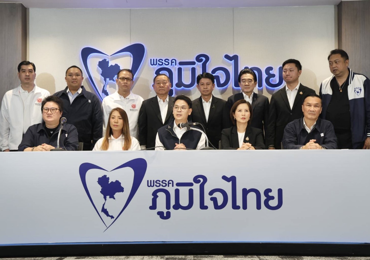 “ภูมิใจไทย” ปิดดีล “พลังประชารัฐ-โอกาสใหม่” 292 เสียง ดัน “อนุทิน” นั่งนายกฯ จับตางูเขียวไหลเพิ่ม