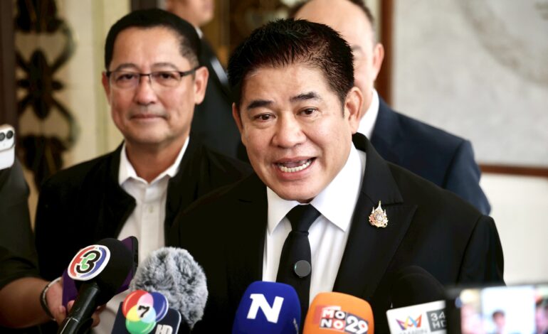 “ธรรมนัส” รับยังไร้สัญญาณตั้งรัฐบาล เปิดสายรอ “อนุทิน” โทรชวน ก่อนบินทัวร์ยุโรปยาว