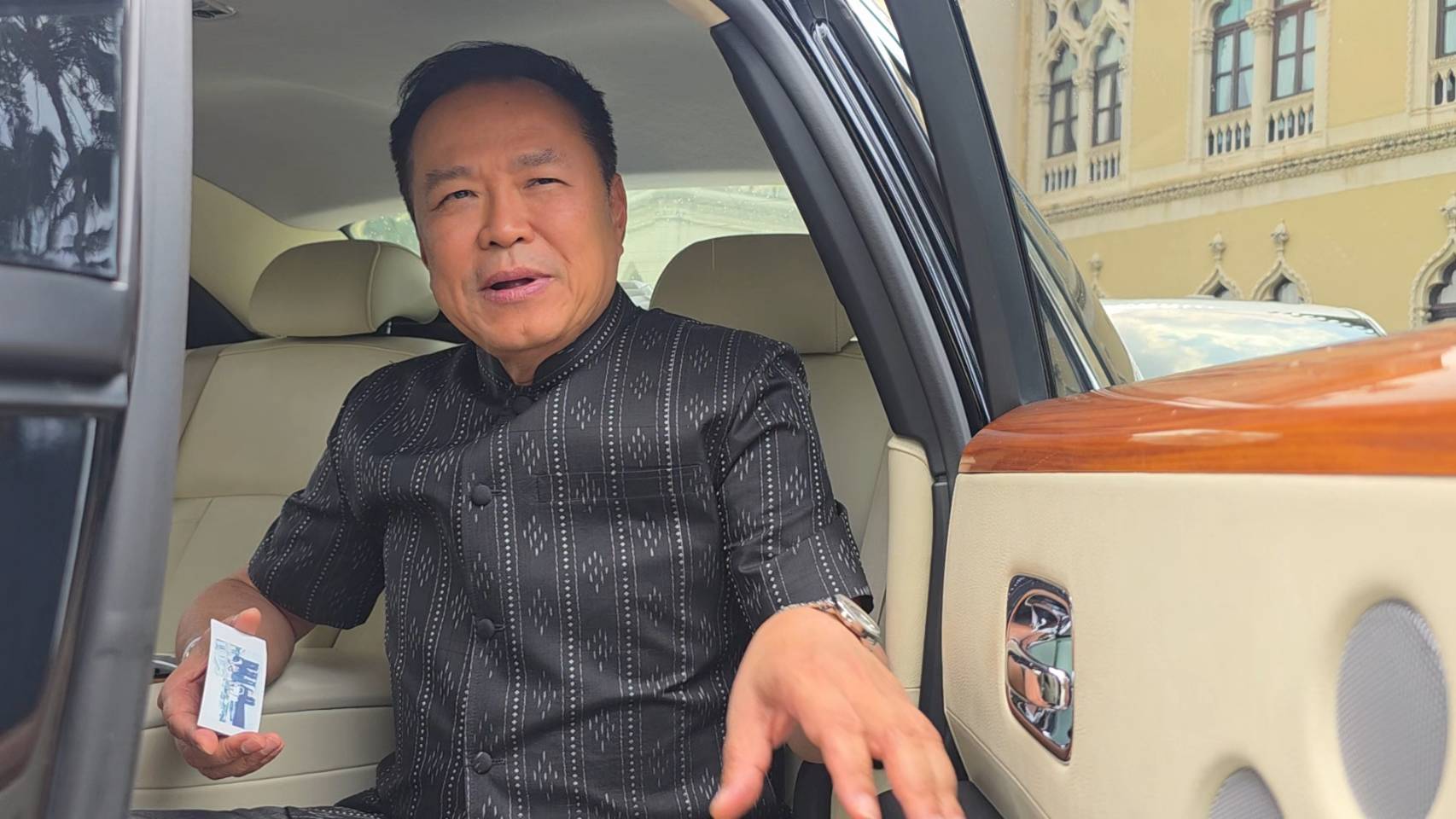 “อนุทิน” เลี่ยงตอบคุย “ธรรมนัส” ปัดสัมมนา สส.ตั้งรัฐบาล ชี้พักโทษ “ทักษิณ” ตามกฎหมาย