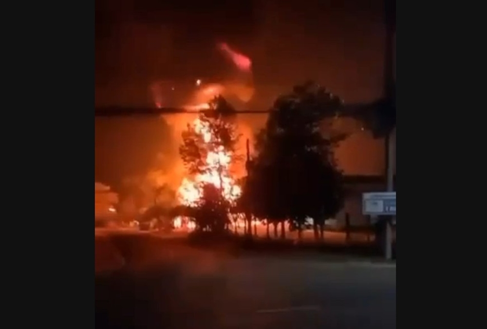 ระทึก! “คลังอาวุธ ตชด.21” สุรินทร์ระเบิด “ผู้การฯ” ตั้ง ศปก.เร่งสอบ คาดอากาศร้อน ตำรวจบาดเจ็บ 1 นาย