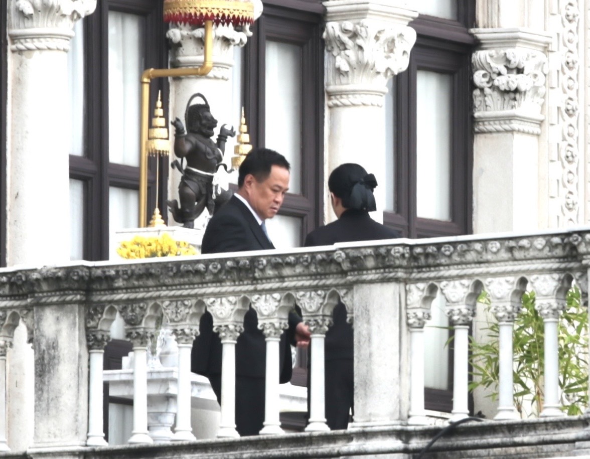 “นายกฯ อนุทิน” เข้าทำเนียบ ไหว้องค์ “นรสิงห์” ก่อนเริ่มงาน