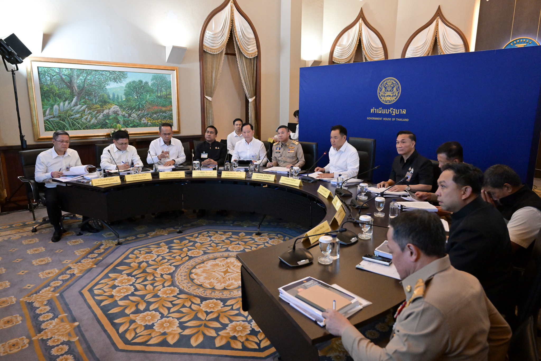 “นายกฯ” ประชุมด่วน! ผู้ว่าฯ 76 จังหวัด สั่งแก้ปัญหาราคาน้ำมันพุ่ง ฟันกักตุนน้ำมัน