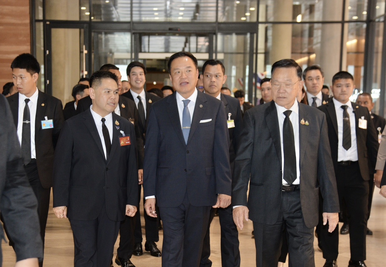 “สภาฯ” คึกคัก! “อนุทิน” นำทีม สส.ภูมิใจไทย 148 คน รายงานตัว รวมแล้ว 283 จาก 499