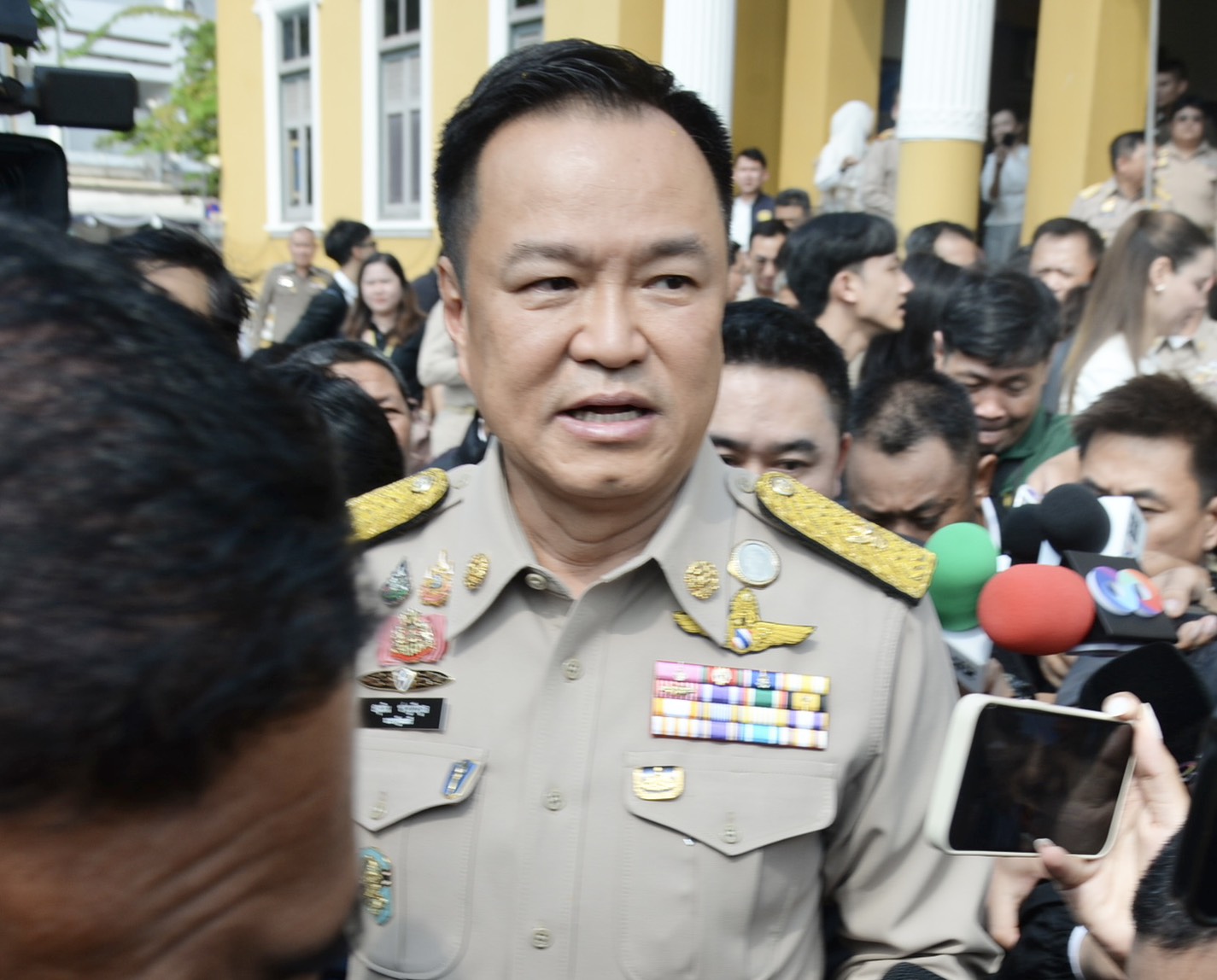 “เขมร” ประชิดปราสาทตาควาย “นายกฯ” ยันไทยไม่ประมาท