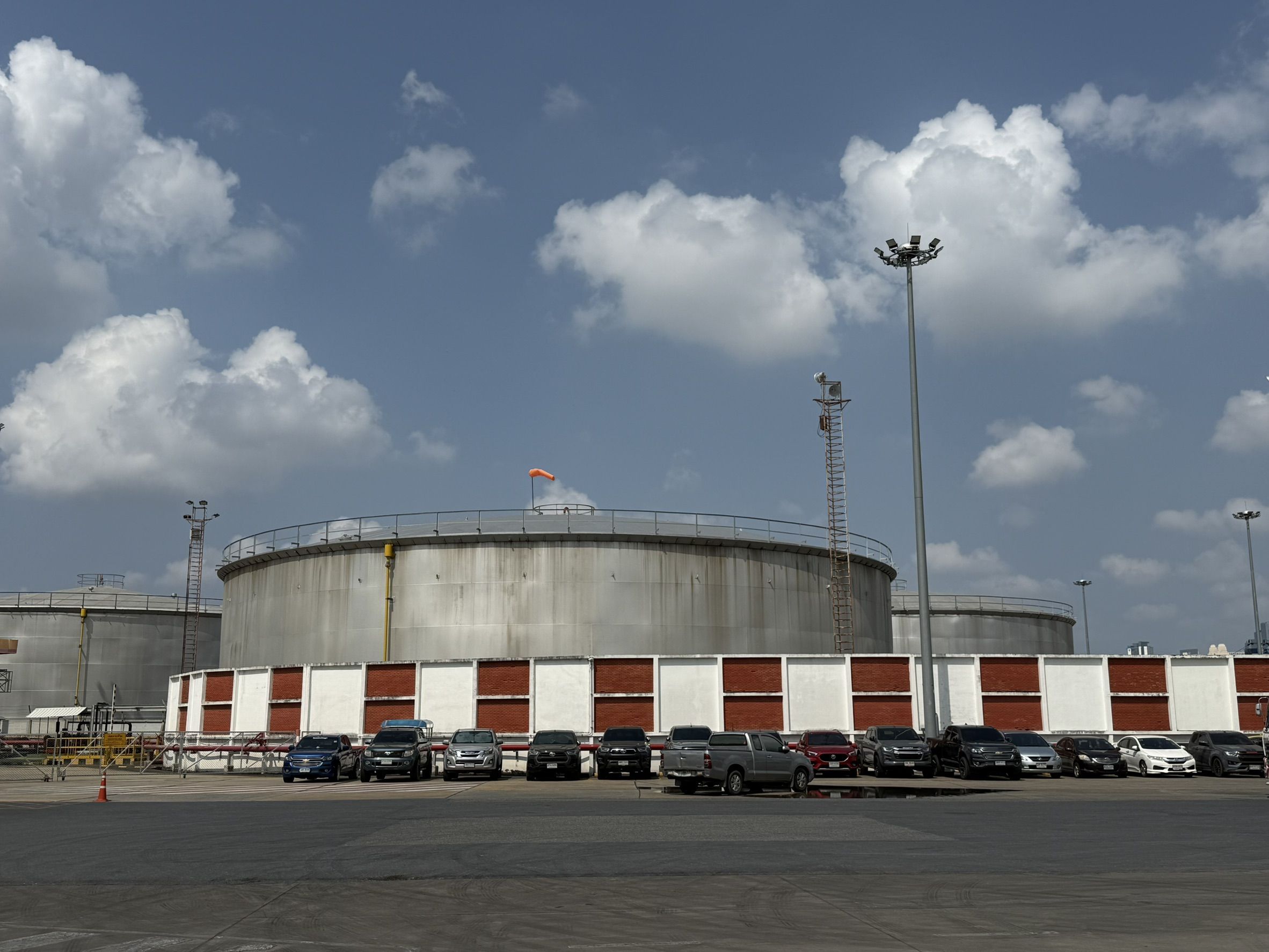 “DSI” ลุยตรวจคลังน้ำมัน 8 แห่ง ไม่พบกักตุน ส่งออกนอกประเทศ