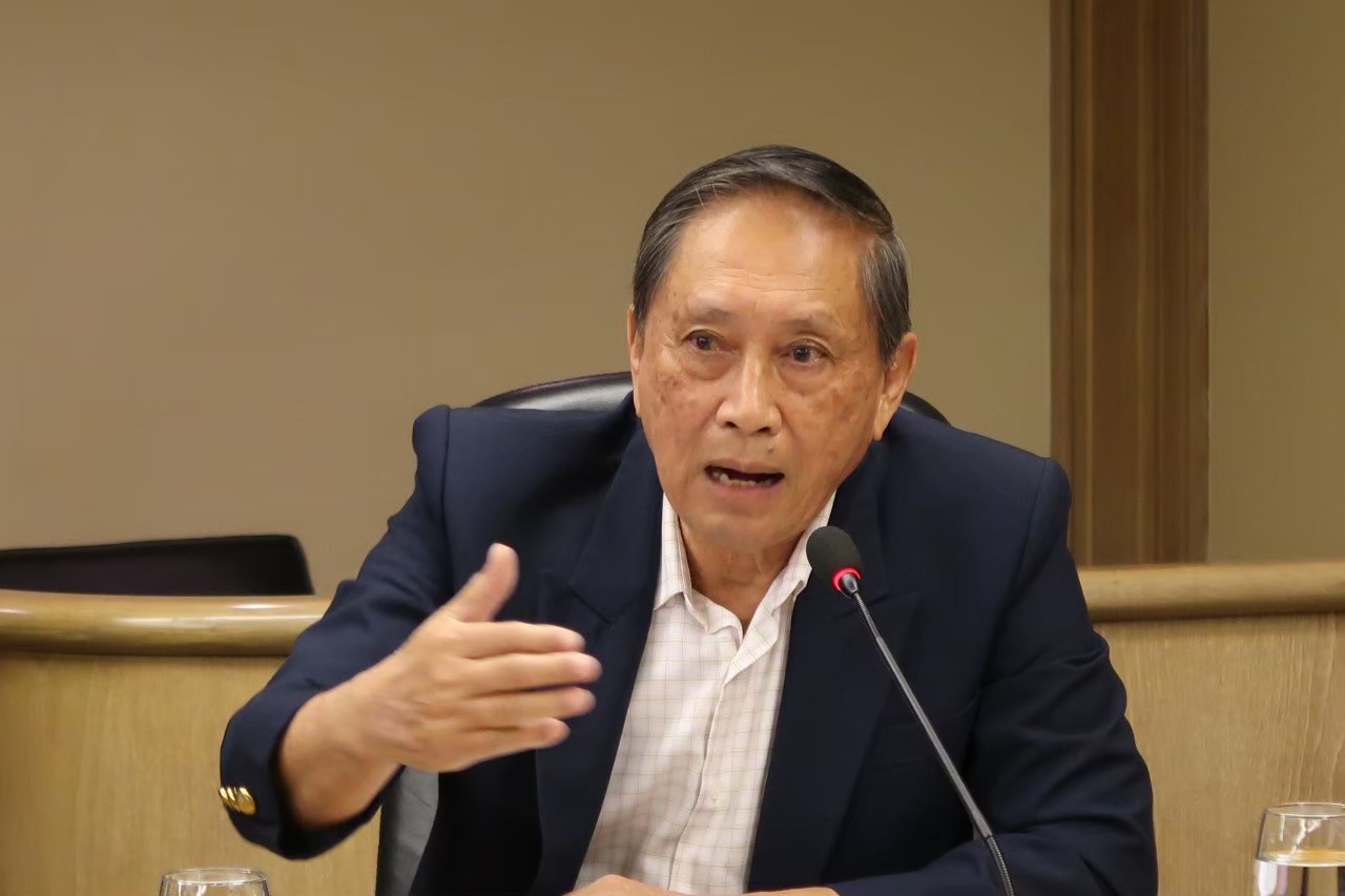 “ปลอดประสพ” โพสต์แฉ “มีการกักตุน-ขายน้ำมันราคาแพง” ชี้โรงกลั่นเอาเปรียบประชาชน ชง 9 ข้อแก้ปัญหาพลังงาน