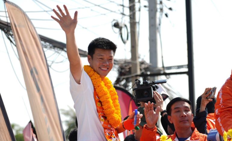 “เท้ง” ลั่นพร้อมนั่งผู้นำฝ่ายค้าน จัดทัพสำรองพรรคส้ม รับมือคดี 44 สส.