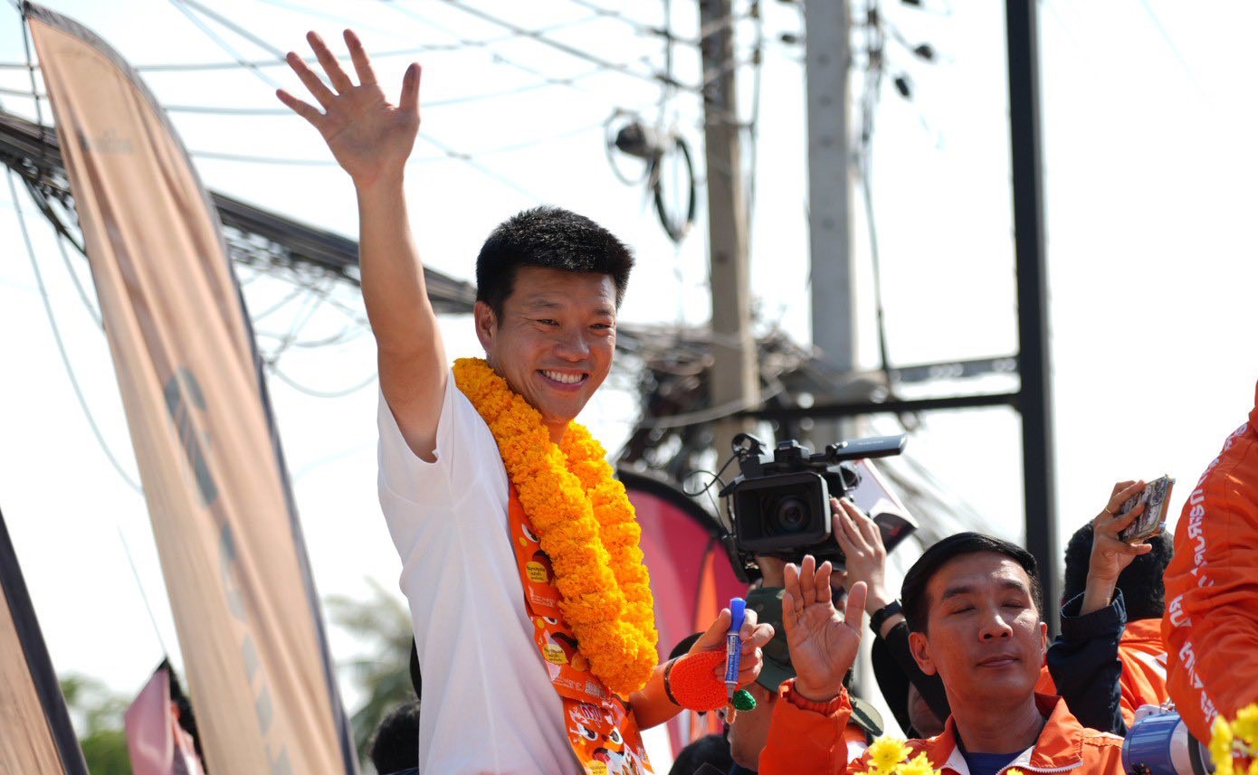 “เท้ง” ลั่นพร้อมนั่งผู้นำฝ่ายค้าน จัดทัพสำรองพรรคส้ม รับมือคดี 44 สส.