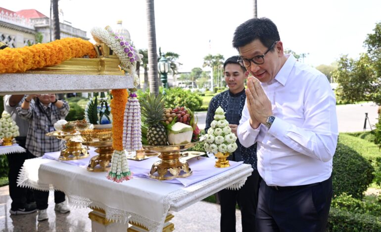 “เอกนิติ” สักการะสิ่งศักดิ์สิทธิ์ทำเนียบฯ หลังเข้ารับตำแหน่ง รมว.คลัง