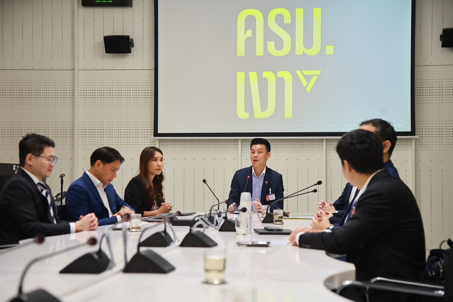 “ปชน.” เปิดตัว “ครม.เงา” ชู 4 เสาหลัก จี้รัฐแก้ 4 วาระด่วนใน 1 เดือน