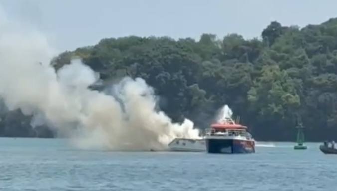 “ภูเก็ต” ระทึก! “สปีดโบ๊ต” ระเบิดไฟลุกท่วมที่อ่าวมะขาม สูญหาย 1 บาดเจ็บ 5