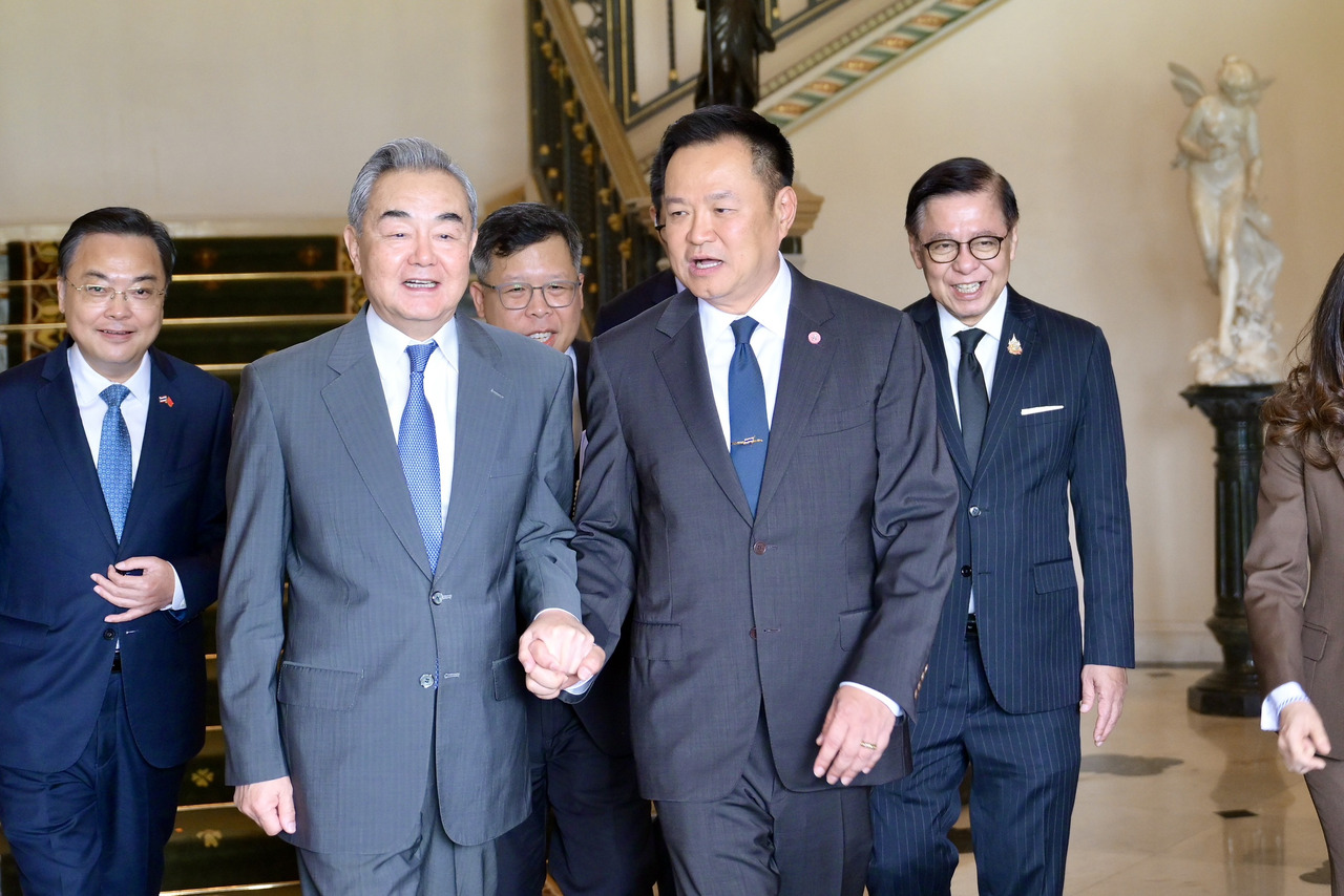 “นายกฯ” ต้อนรับ “หวัง อี้” เสิร์ฟทุเรียน–ข้าวหลาม กระชับสัมพันธ์ “ไทย–จีน” ชม “อนุทิน” หล่อ