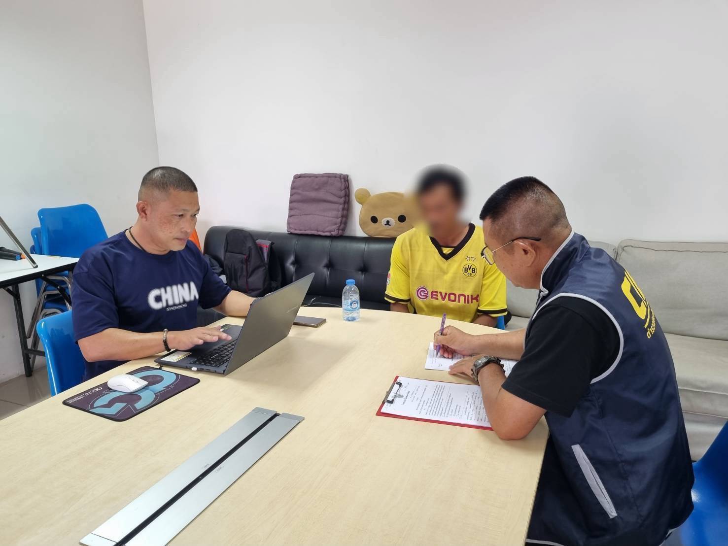 “กองปราบฯ” บุกรวบ “หนุ่มหื่น” วัย 34 ลวงเด็ก 15 ผ่านเกมออนไลน์ ขู่ประจานคลิปลับลงโซเชียล