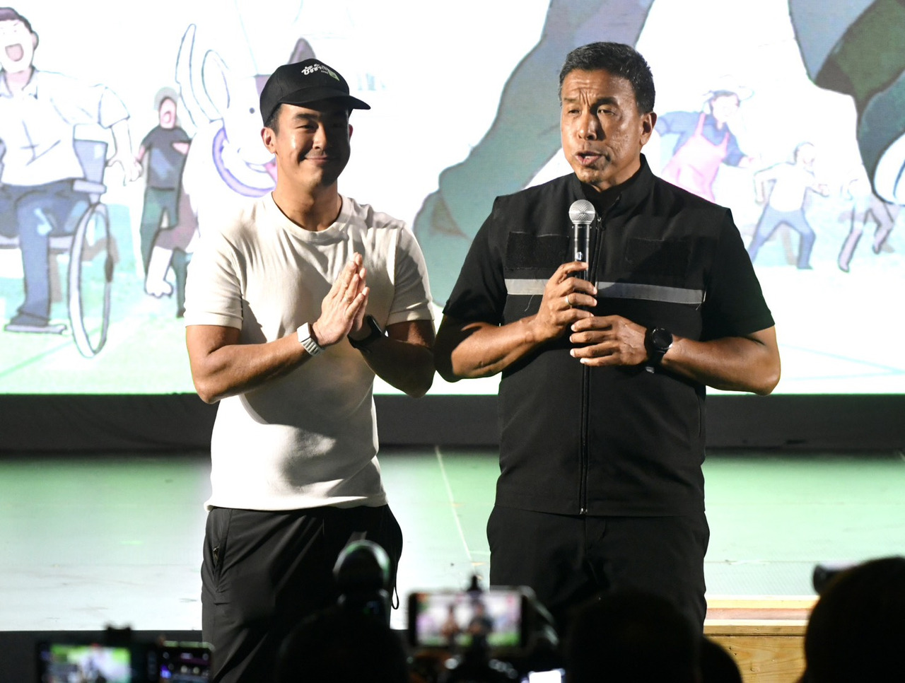 “ชัชชาติ” ประกาศชัย! นั่งผู้ว่าฯ กทม.อีกสมัย ลั่น 4 ปีจากนี้ทำงานหนักกว่าเดิม ย้ำไม่มี “ระบอบอากง”