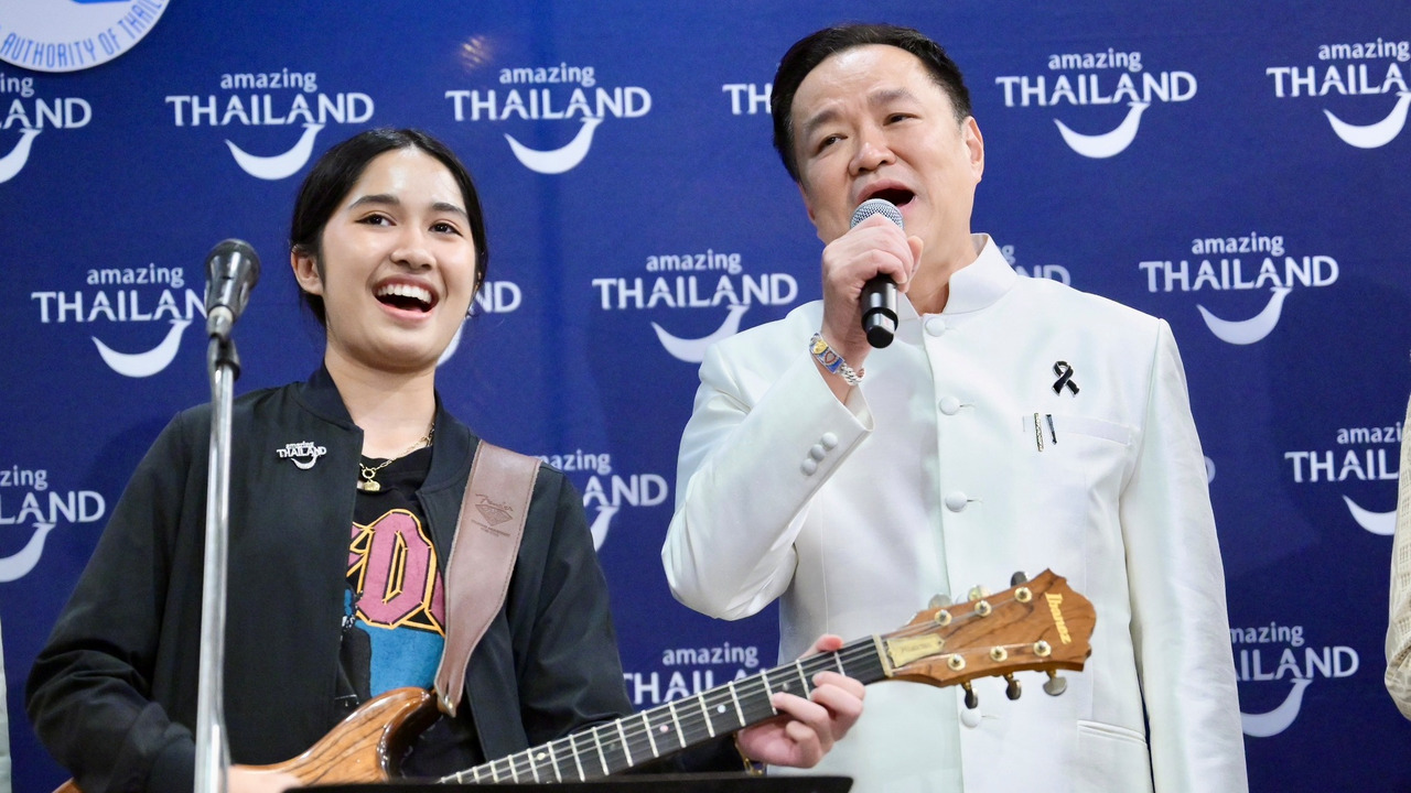 “นายกฯ” เปิดทำเนียบต้อนรับ “เนเน่ รอยัล” ร่วมโชว์พลังเสียง “Zombie-ซมซาน” หนุนเยาวชนไทยโกอินเตอร์