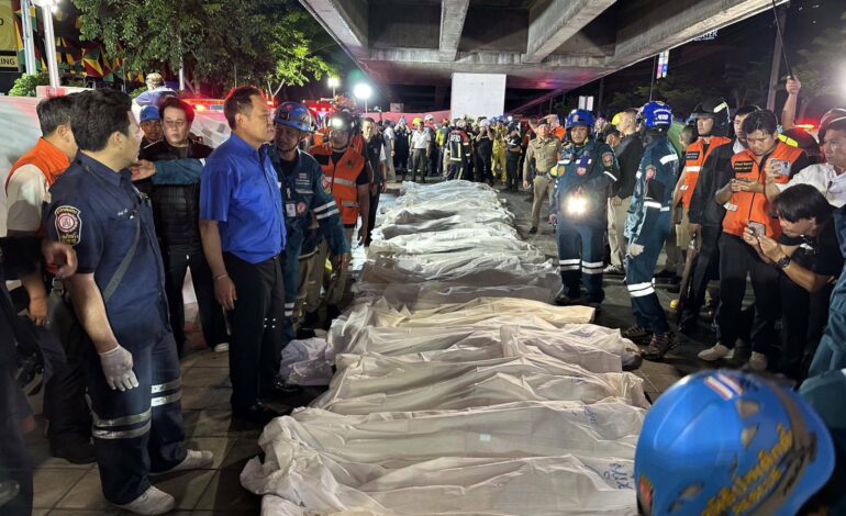 “นายกฯ” ลงพื้นที่เหตุไฟไหม้ “โรงเบียร์ ณ ลาดพร้าว” สั่งช่วยเหลือครอบครัวผู้เสียชีวิตเต็มที่