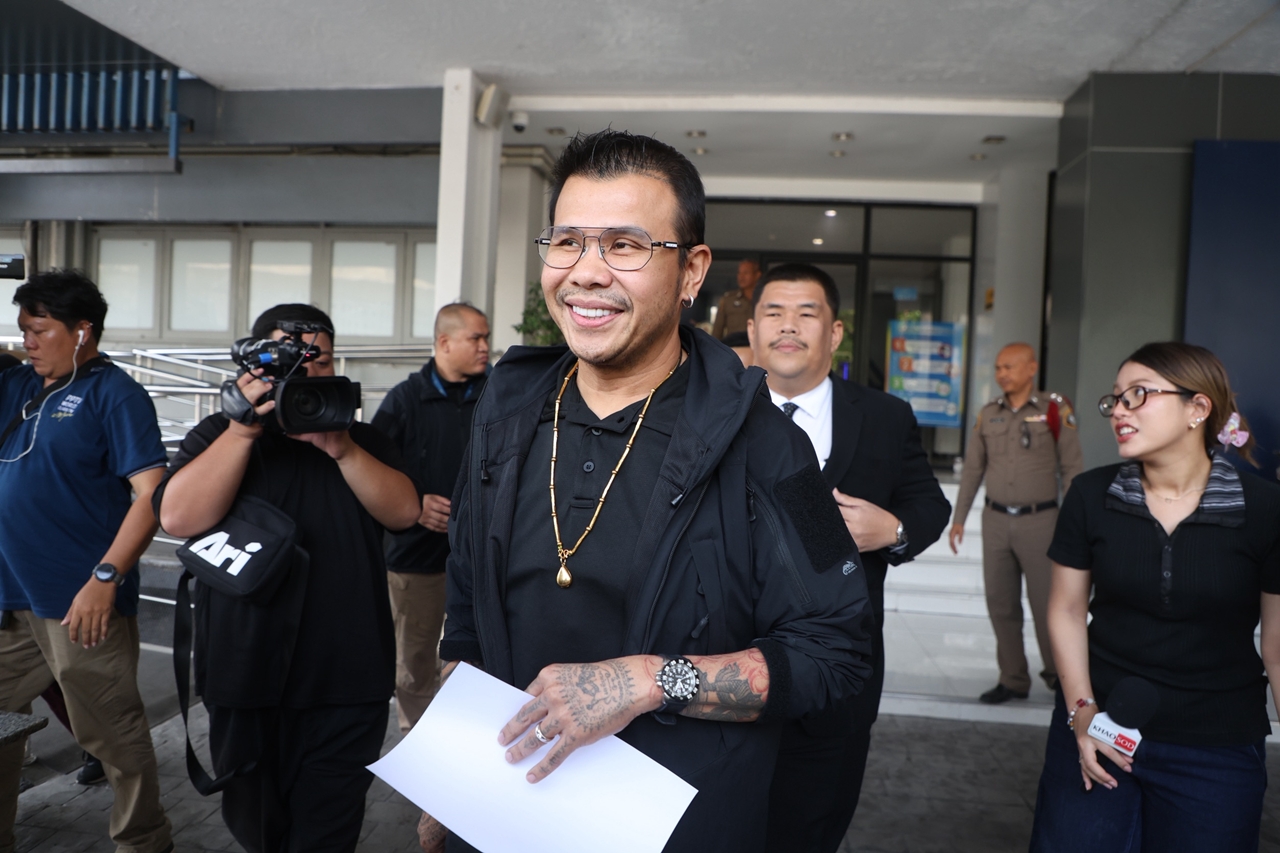ด่วน! ศาลออกหมายจับ “โทน บางแค” คดีฉ้อโกง ตร.บุกค้นบ้านไร้เงาเซียนพระดัง