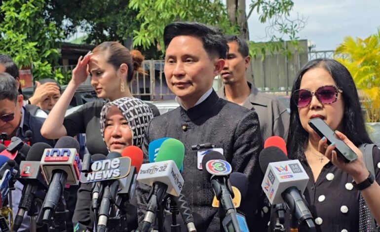 ยื่นหลักฐานใหม่! “ปานเทพ-แม่แตงโม” ควง “ขวัญ อุษามณี” แฉอยู่เรือคนละลำ จ่อดำเนินคดี “กระติก” แจ้งเท็จ