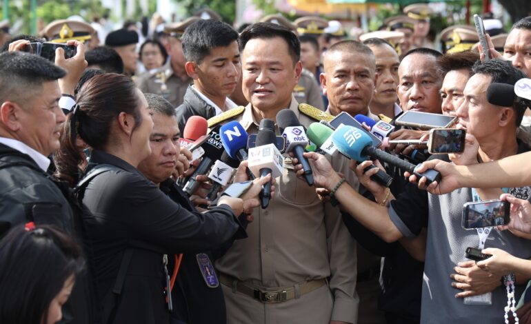 “นายกฯ” ลั่น “ประเทศไทยเป็นของทุกคน” ไม่ต้องทวงคืน หลัง “สนธิ” นัดลงถนน