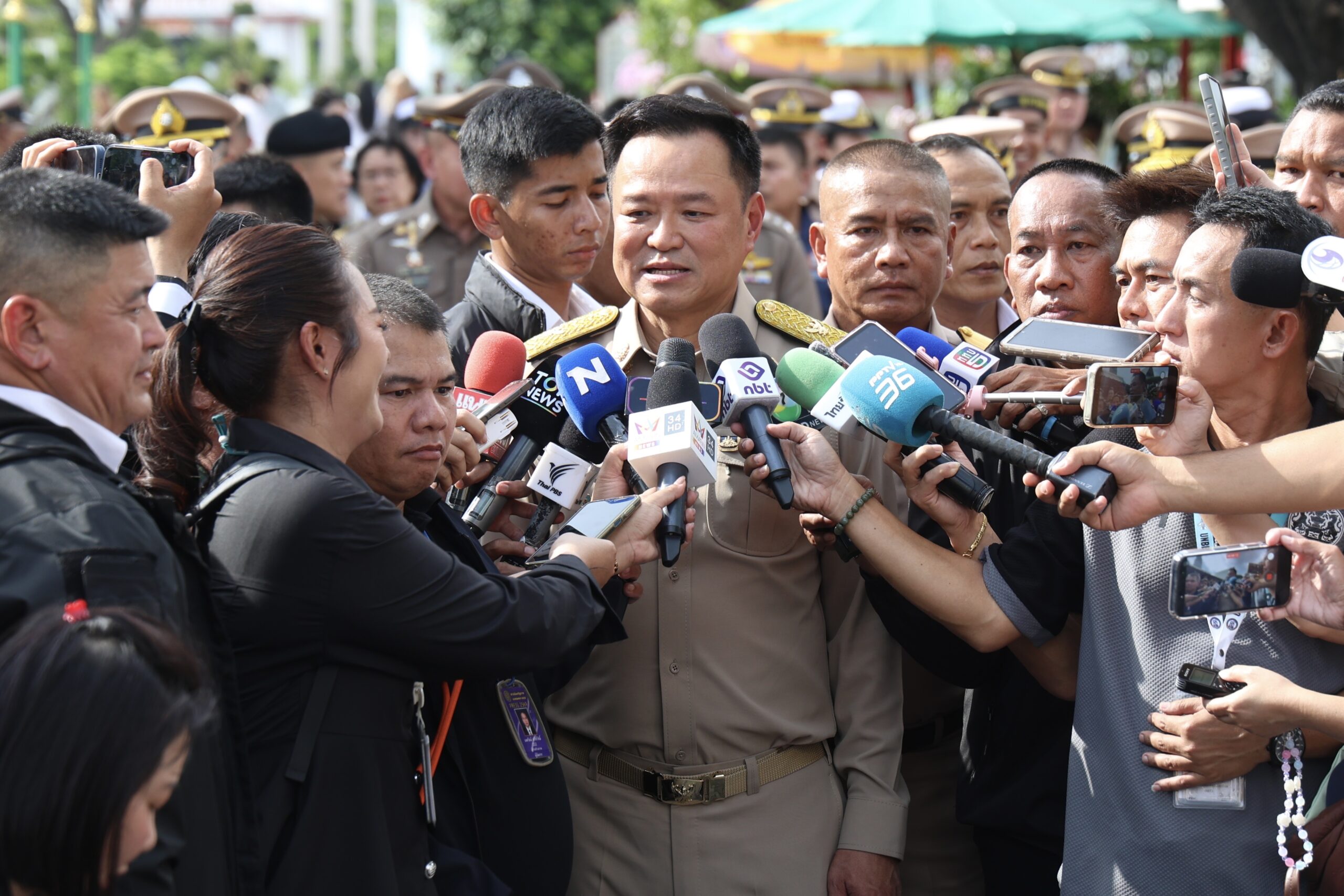 “นายกฯ” ลั่น “ประเทศไทยเป็นของทุกคน” ไม่ต้องทวงคืน หลัง “สนธิ” นัดลงถนน