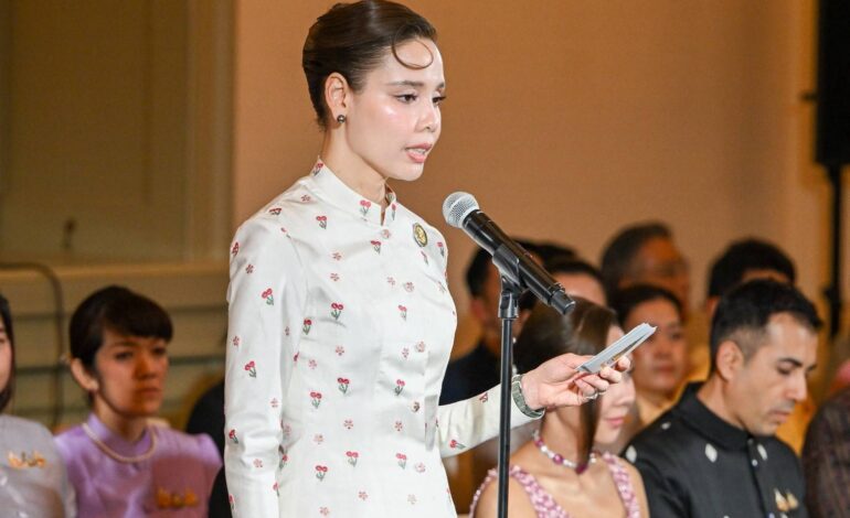 “ชุดไทย” ฟีเวอร์อินเจแปน! คนญี่ปุ่นแห่ชม CHUD THAI ผ้าไทย x กิโมโน สุดคึกคัก
