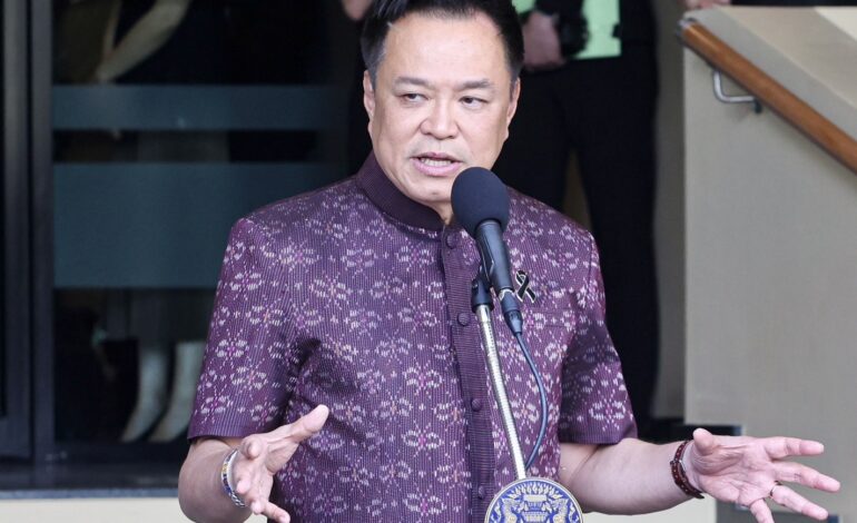 “นายกฯ” เผย “ครม.” อนุมัติงบกลาง 4,000 ล้าน เยียวยาน้ำท่วมทั่วประเทศ พร้อมแผนระบายน้ำ 1.65 แสนล้านบาท