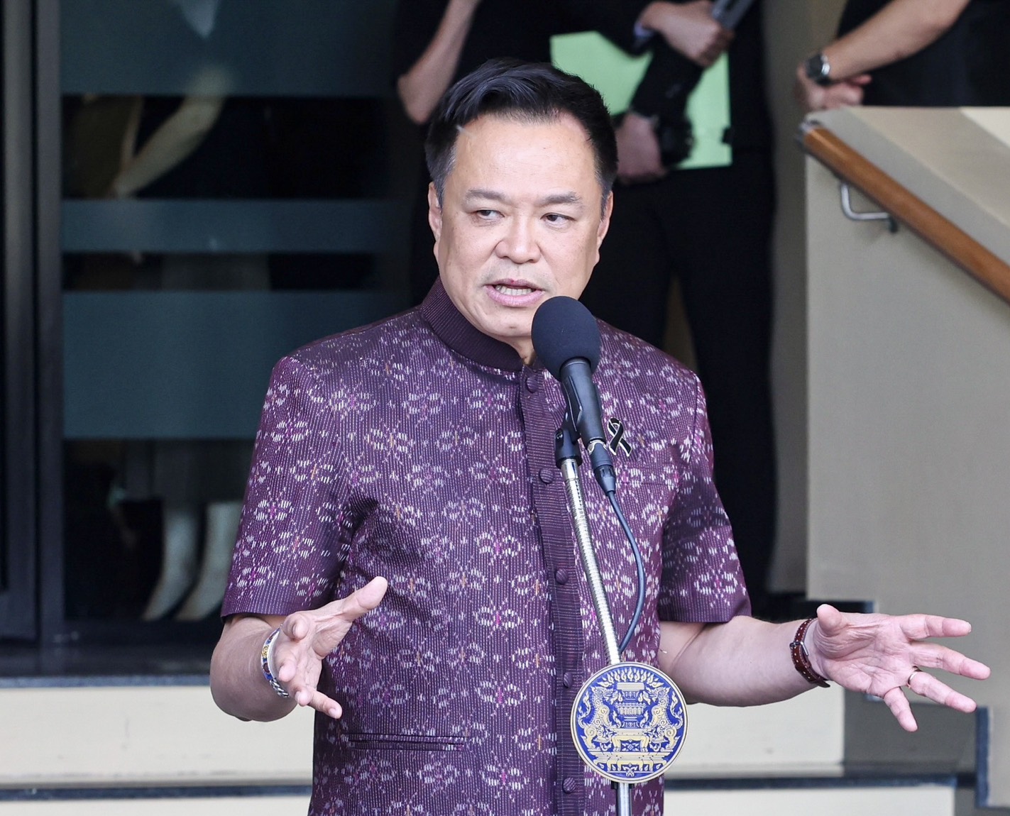 “นายกฯ” เผย “ครม.” อนุมัติงบกลาง 4,000 ล้าน เยียวยาน้ำท่วมทั่วประเทศ พร้อมแผนระบายน้ำ 1.65 แสนล้านบาท
