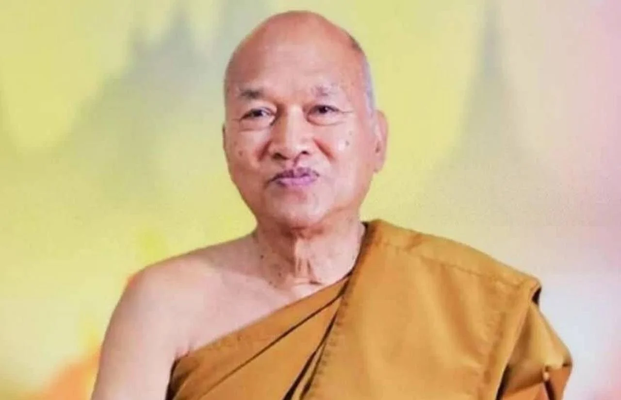 “ศาล” สั่งจำคุก “อดีตพระอลงกต” 742 ปี “หมอบี” 386 ปี คดีเงินบริจาควัดพระบาทน้ำพุ ให้คืนเงินวัด กว่า 306 ล้าน
